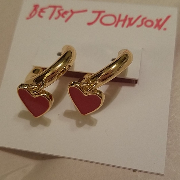 Betsey Johnson red heart hoop dangle NWT - Picture 3 of 6